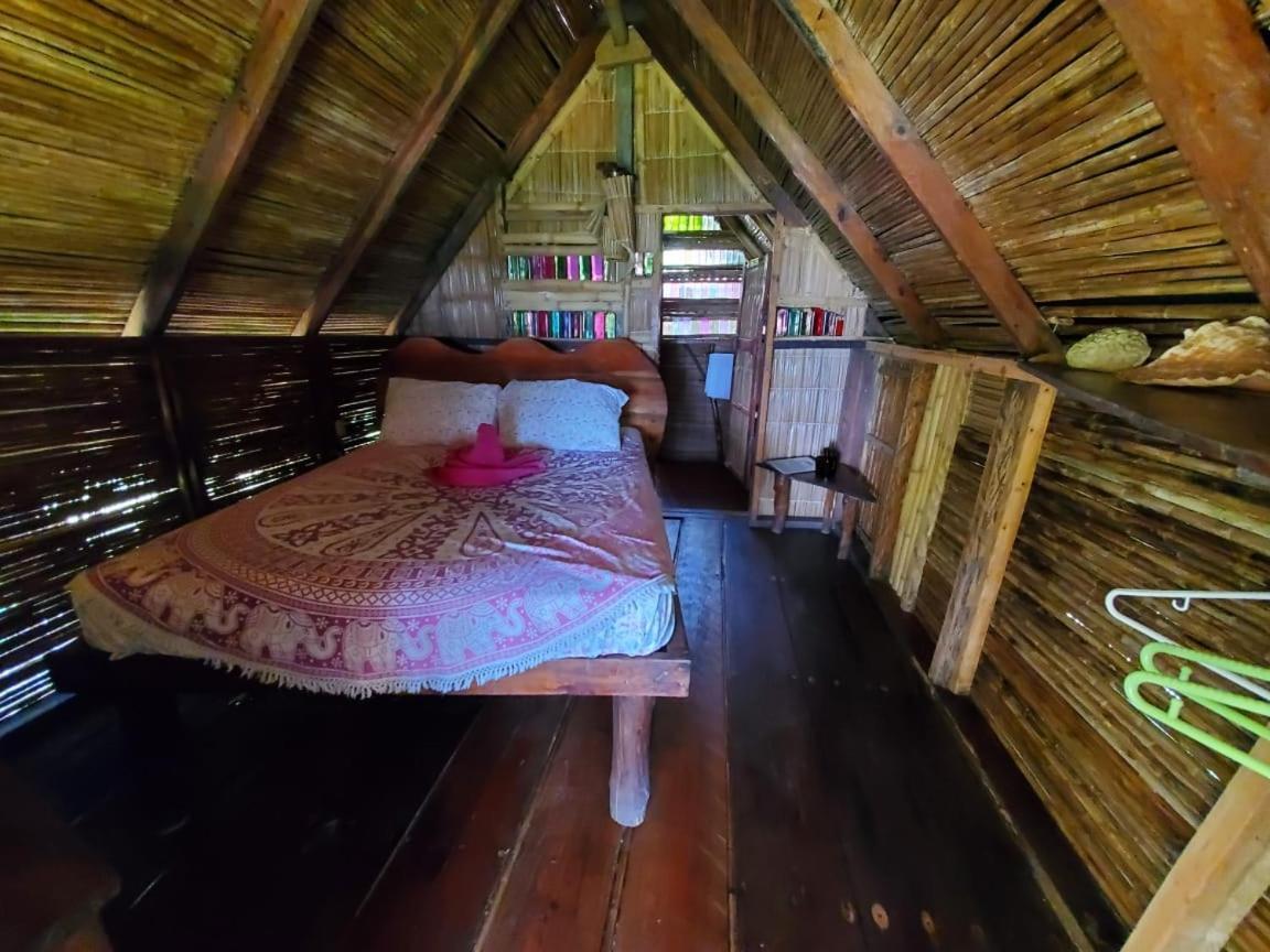 Derek'S Place Eco-Lodge Little Corn Island Esterno foto