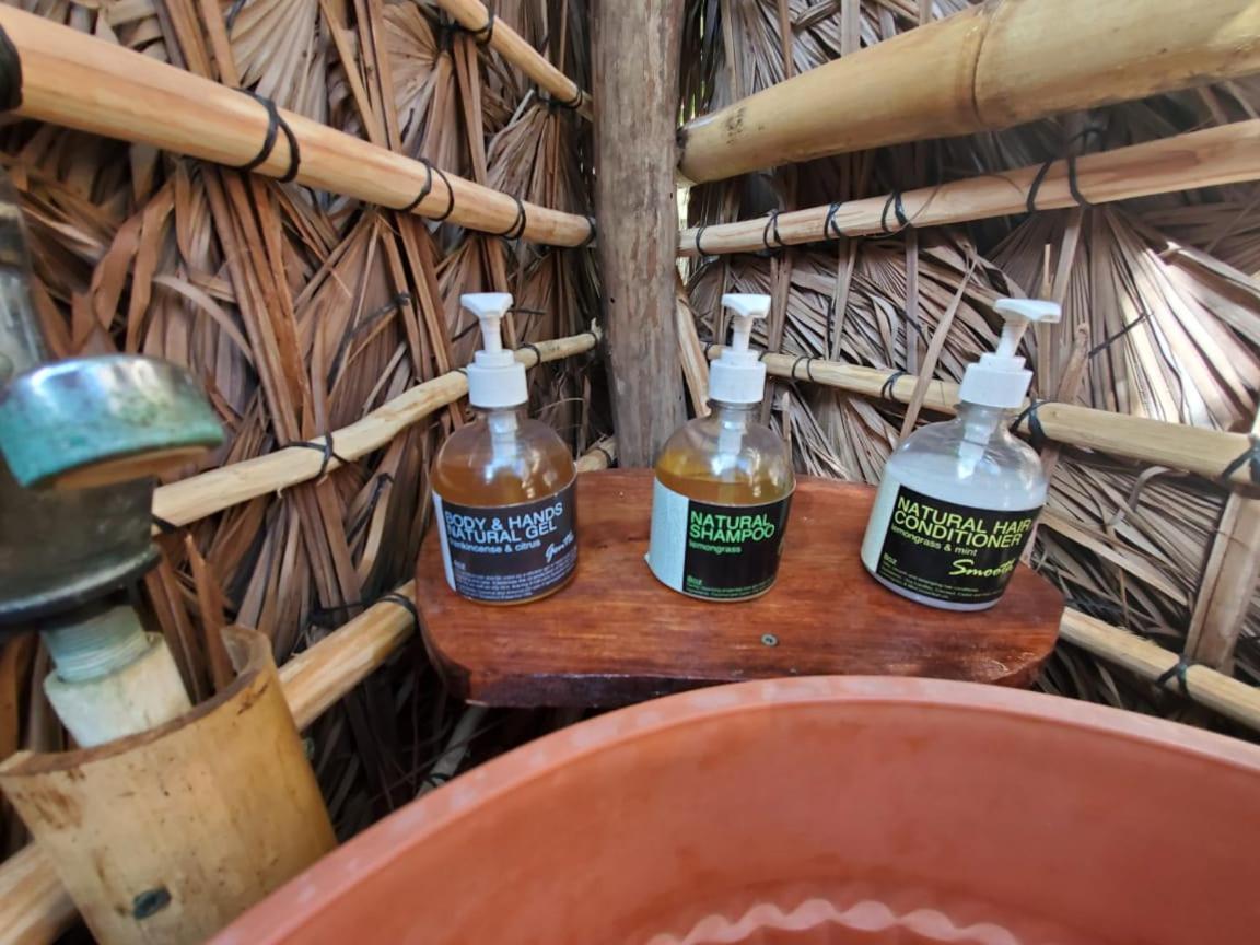 Derek'S Place Eco-Lodge Little Corn Island Esterno foto