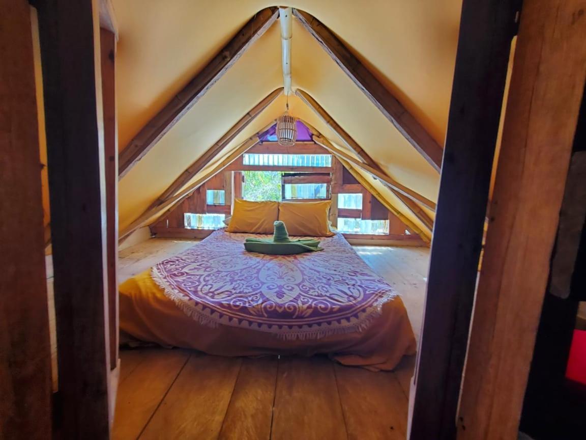 Derek'S Place Eco-Lodge Little Corn Island Esterno foto