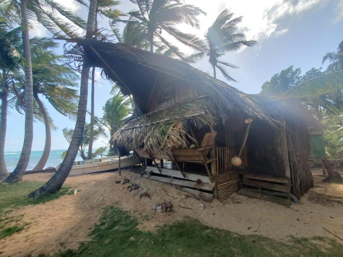 Derek'S Place Eco-Lodge Little Corn Island Esterno foto