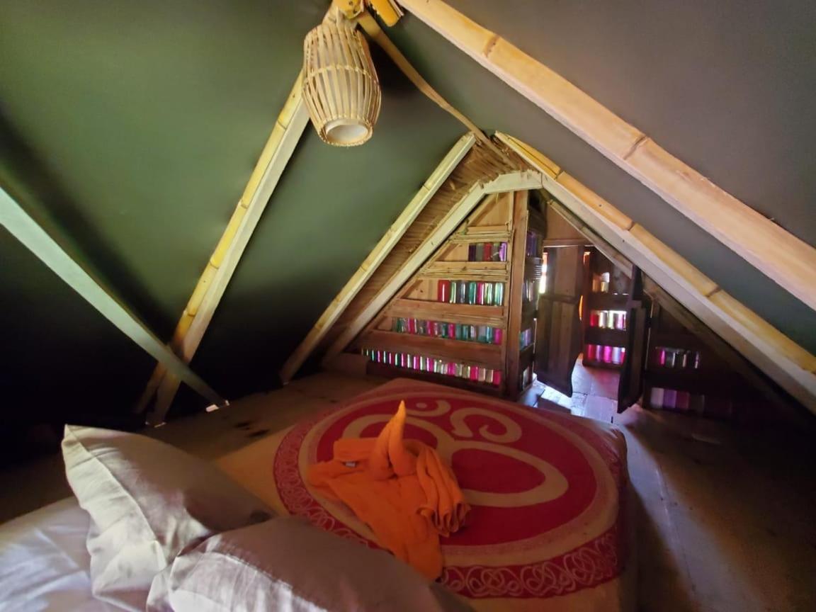 Derek'S Place Eco-Lodge Little Corn Island Esterno foto