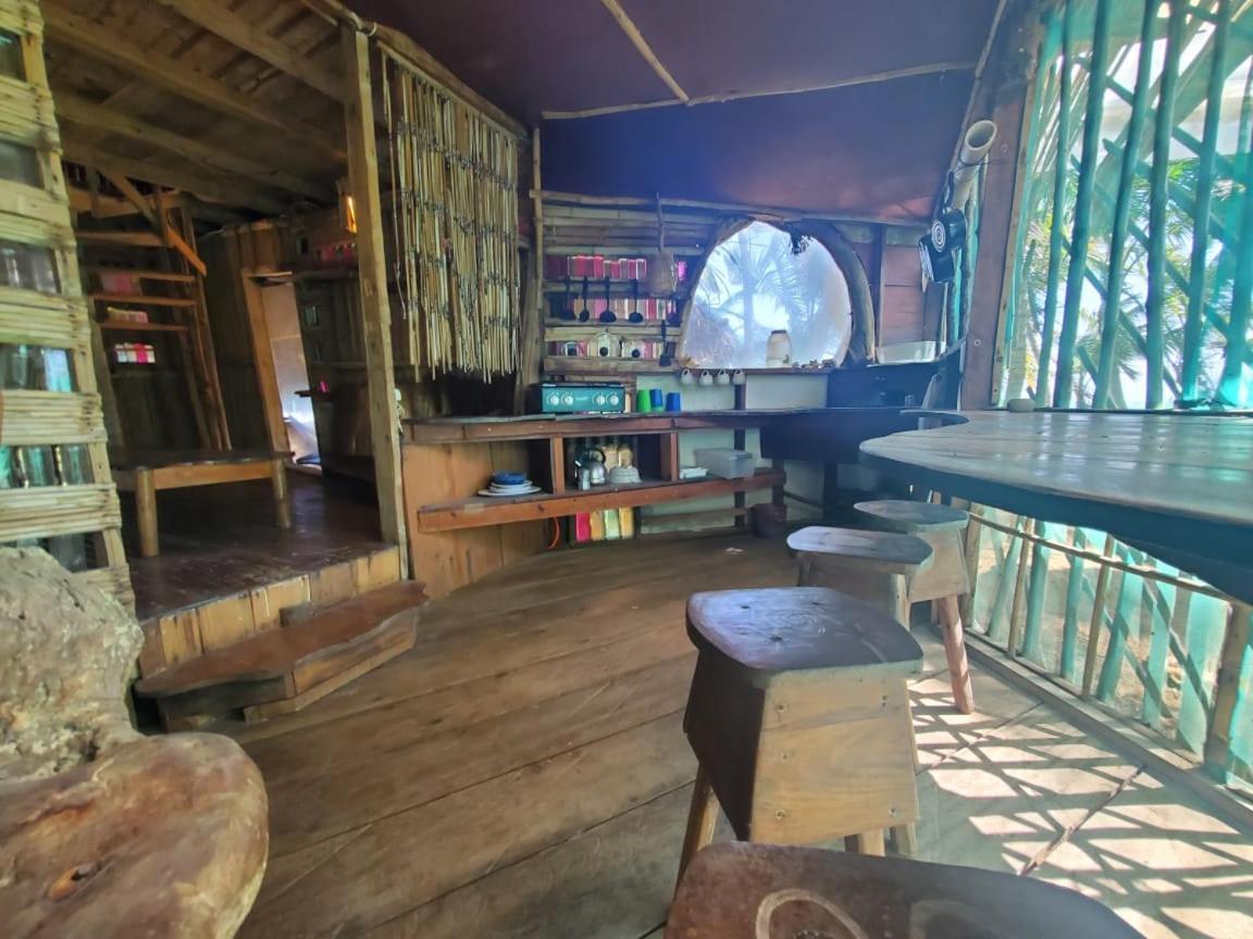 Derek'S Place Eco-Lodge Little Corn Island Esterno foto